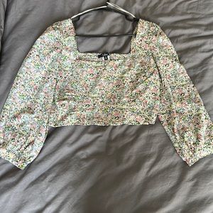 Cropped floral top